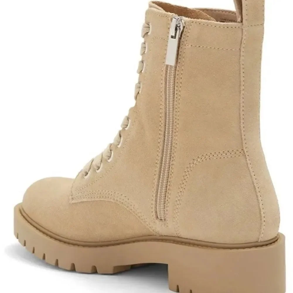 Steve Madden Women’s Checker Lug Sole Combat Boots in the Size 9.5M
